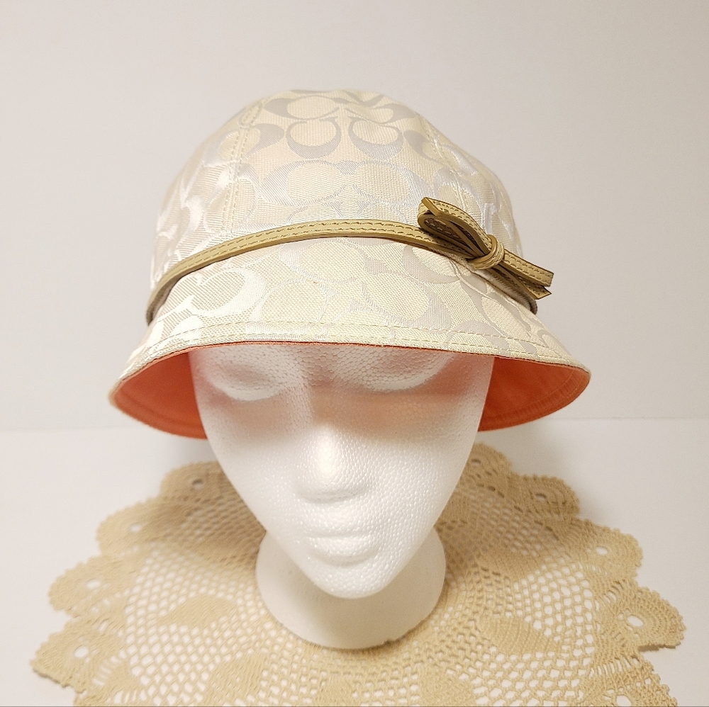 Coach Signature Bucket Hat White with Leather Trim Bow Size M/L